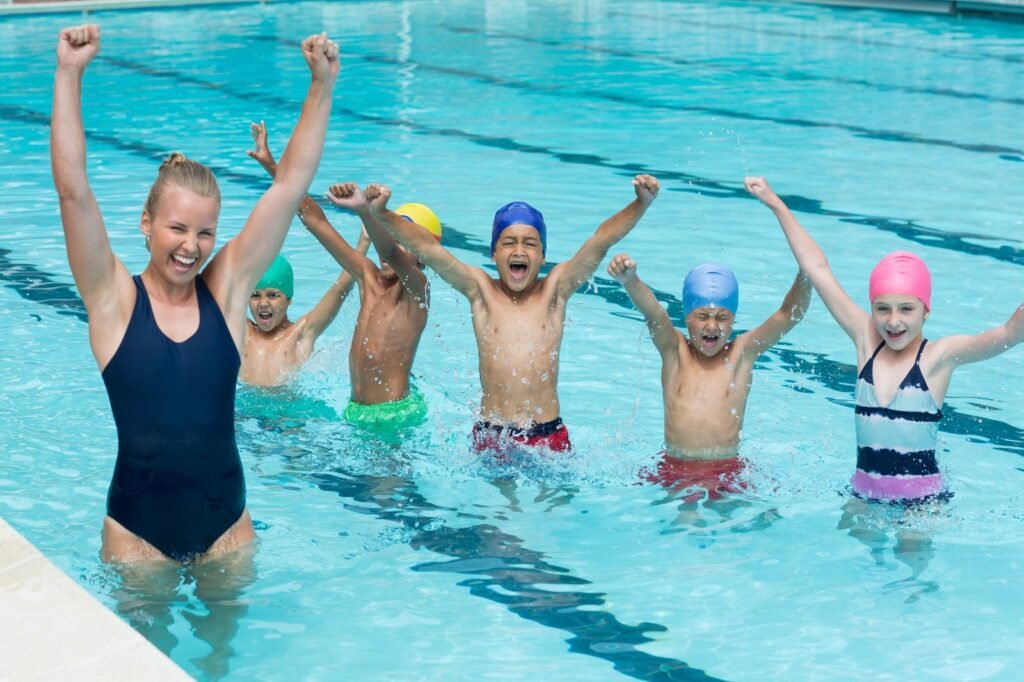 Female coach with group sessions - SplashN'Swim